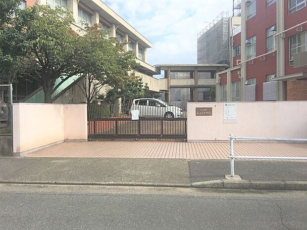 神宮寺小学校 800m