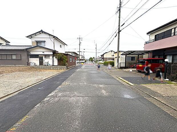 北側前面道路