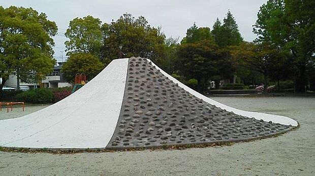 丸池公園 500m