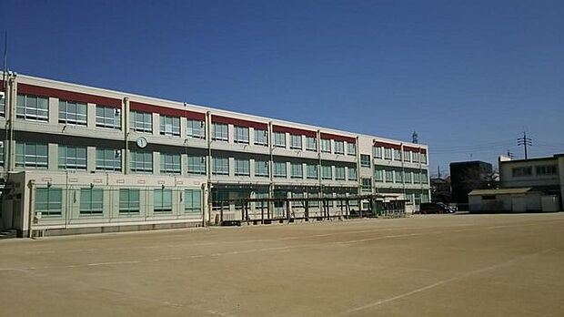荒子小学校 450m
