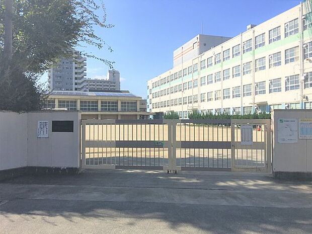 港楽小学校 200m