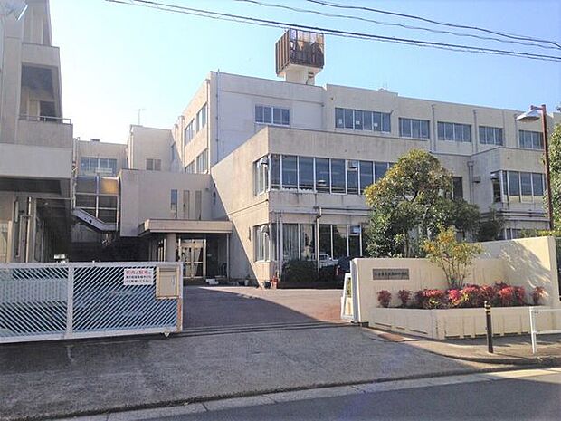 当知中学校 550m