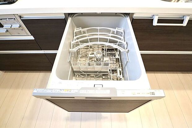 食器洗浄乾燥機　同仕様　時短、節水に役立つ食洗機が標準装備！