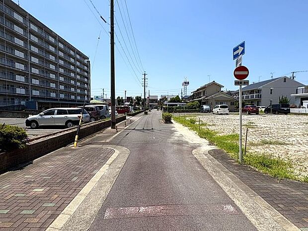 南側前面道路