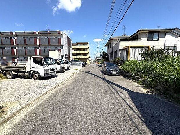 東側前面道路