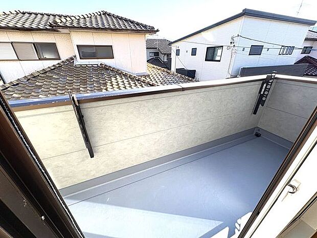 南向きバルコニー!日当たり良好です!