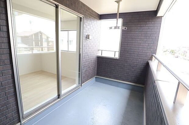 バルコニー　同仕様南向きバルコニー♪日当たり良好です♪