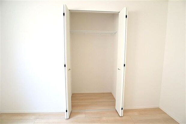 クローゼット　同仕様　全室収納付き♪お部屋がスッキリ片付きますね♪