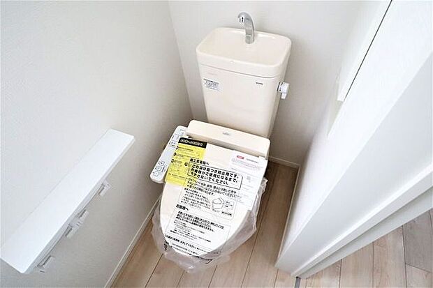 トイレ　同仕様　温水洗浄便座♪寒い季節も快適です♪