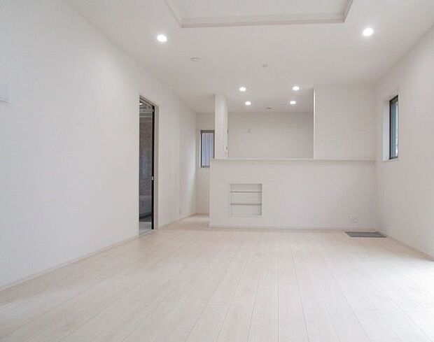 リビング　同仕様　明るく開放的なリビング広々♪一家団欒の時間が増えそうです♪