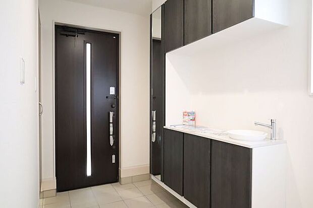 玄関　同仕様　シューズボックス付きの玄関♪玄関がスッキリとお使いいただけます♪