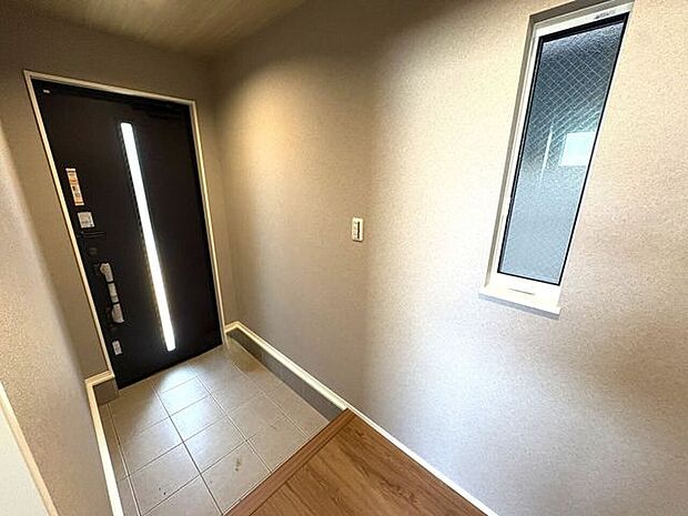 シューズボックス付きの玄関♪玄関がスッキリとお使いいただけます♪