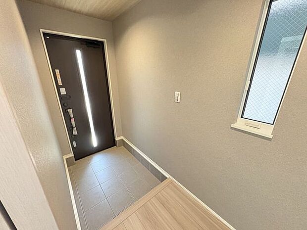 シューズボックス付きの玄関♪玄関がスッキリとお使いいただけます♪