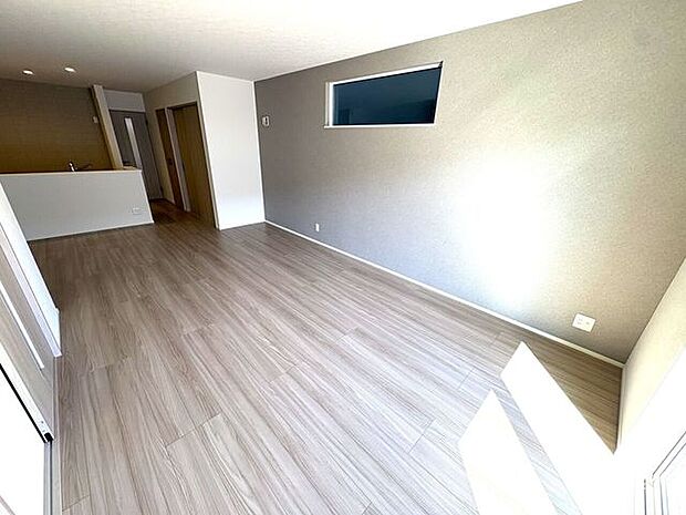 明るく開放的な広々リビング♪一家団欒の時間が増えそうです♪