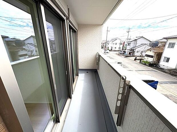 南向きバルコニー♪日当たり良好です♪