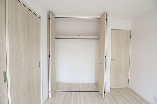 クローゼット 同仕様 全室収納付き♪お部屋がスッキリ片付きますね♪