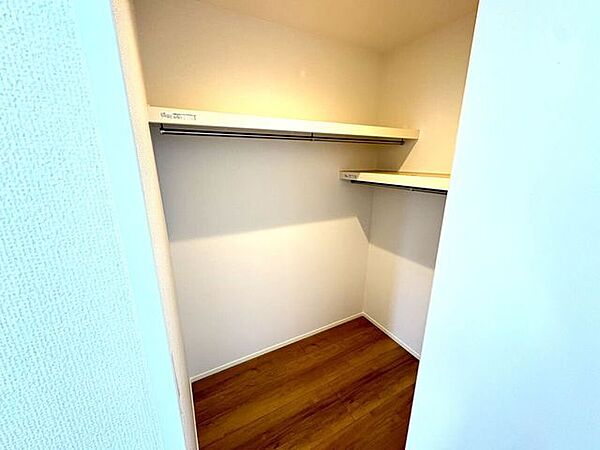季節物の収納に便利なウォークインクローゼット完備です！