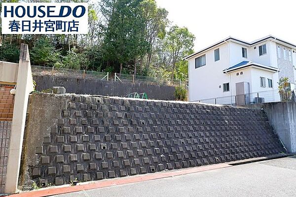 外観写真　2022年3月25日撮影圧迫感がなく開放的な見晴らしの良い立地です♪住宅ローンのご相談だけでもOK！専門スタッフがお客様にベストな方法をご提案致します♪