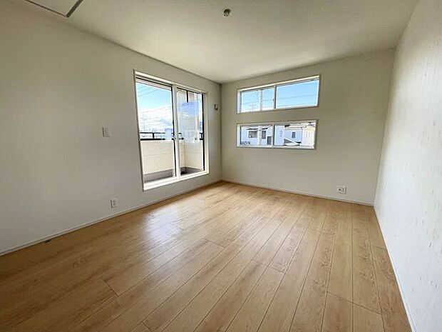 ◇洋室7.875帖◇ゆとりのある広さで家具の配置も楽しめます♪