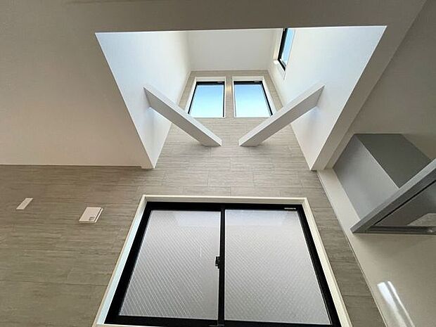 ◇吹抜◇明るく開放感のあるリビング吹抜です♪