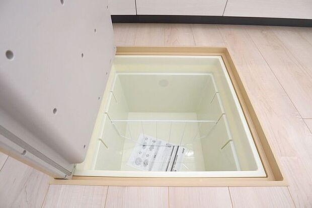 ○床下収納○　同仕様あまり使わないものの収納に是非！キッチンがスッキリ片付きます♪