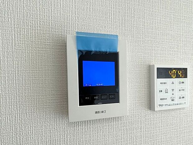 ○カラーモニター付インターホン○不在時の訪問は自動で録画されます。訪問者の顔が確認できるのでお子様の留守番にも安心です♪