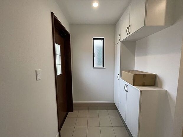 ◇玄関◇シューズボックス付きの玄関♪玄関がスッキリとお使いいただけます♪