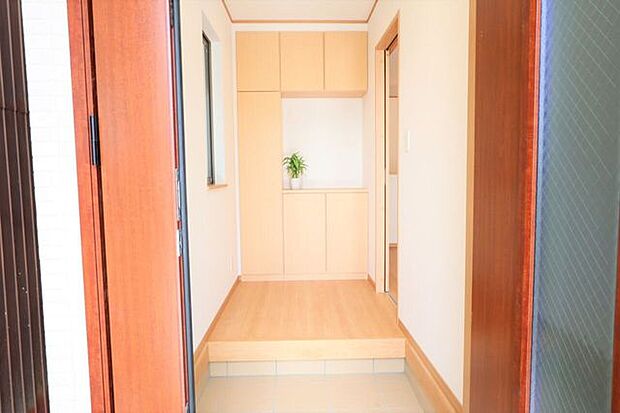 ◇玄関◇ 同仕様シューズボックス付きの玄関♪玄関がスッキリとお使いいただけます♪