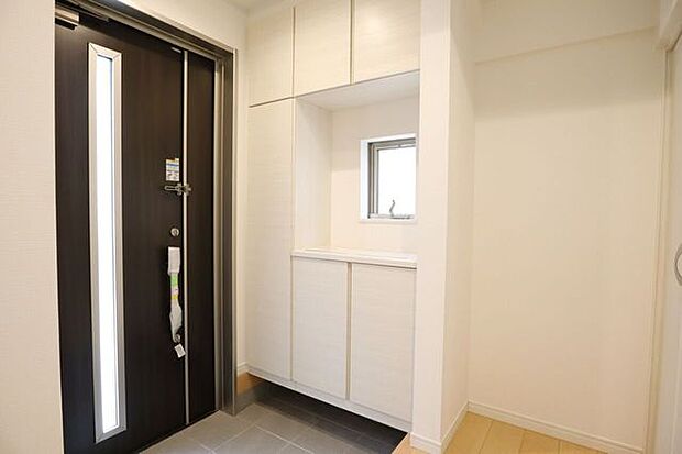 ◇玄関◇　同仕様シューズボックス付きの玄関♪玄関がスッキリとお使いいただけます♪