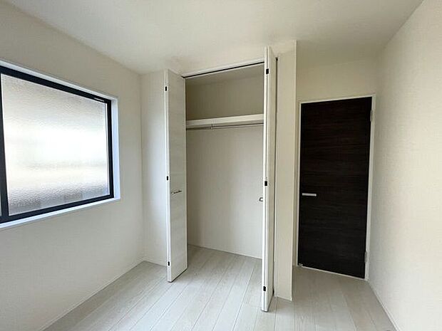 ◇クローゼット◇全居室収納付き♪お部屋がスッキリとお使いいただけます♪