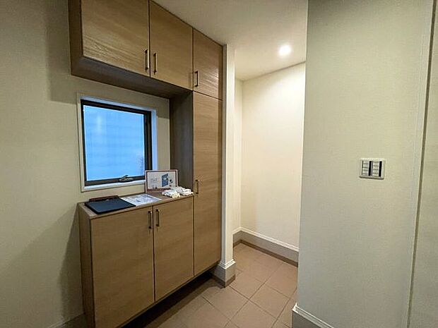 ◇玄関◇シューズボックス付きの玄関♪玄関がスッキリとお使いいただけます♪