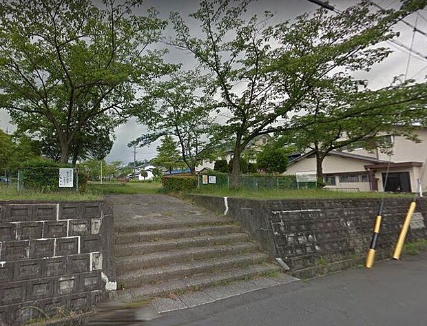 ネオポリス1号公園 210m