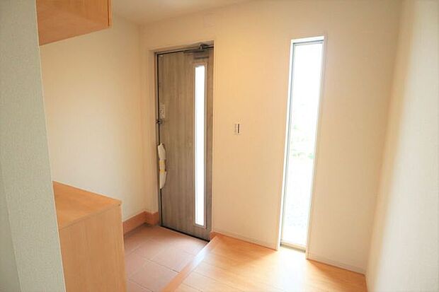 ◇玄関◇ 同仕様シューズボックス付きの玄関♪玄関がスッキリとお使いいただけます♪