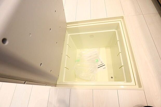 ○床下収納○　同仕様あまり使わないものの収納に是非！キッチンがスッキリ片付きます♪