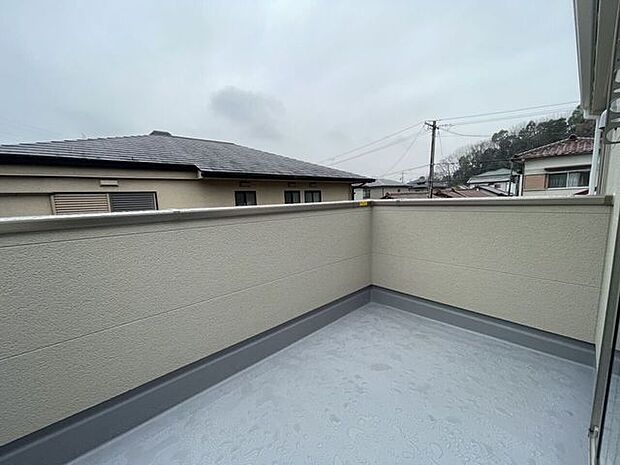 ◇バルコニー◇ 同仕様南向きバルコニー♪陽当たりが良く洗濯物が良く乾きそうです♪便利な洗濯金物が付いています。