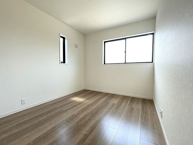 ◇洋室◇ 同仕様2面採光のお部屋は明るく風通しが良いです♪収納もしっかり出来ますよ!