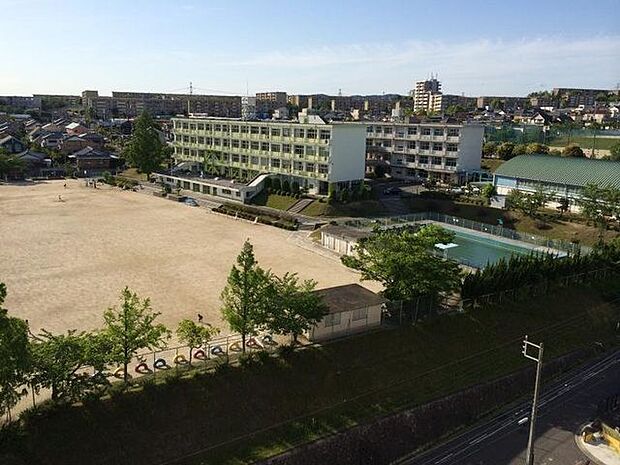 春日井市立岩成台西小学校 850m