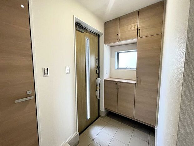 ◇玄関◇シューズボックス付きの玄関♪玄関がスッキリとお使いいただけます♪