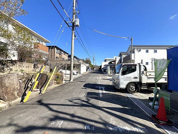 【前面道路】北西側