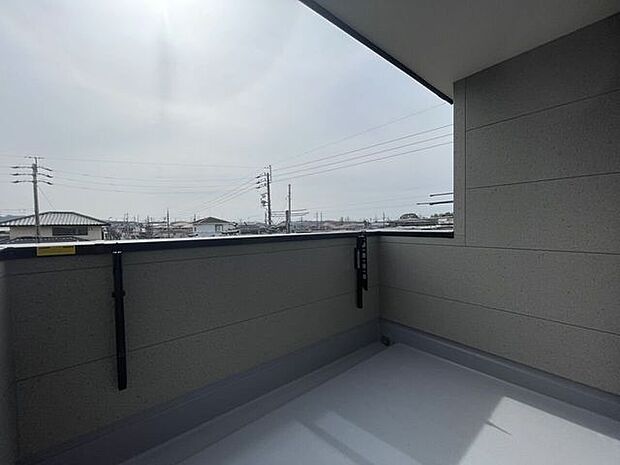 ◇バルコニー◇南東向きバルコニー♪陽当たりが良く洗濯物が良く乾きそうです♪