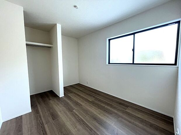 ◇洋室5.0帖◇1階洋室はテレワークルームや来客用のお部屋にもできますね♪WIC付きで片付きます♪