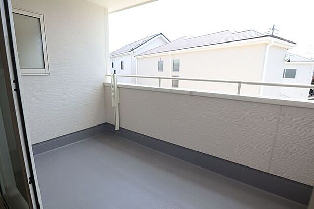 ◇インナーバルコニー◇　同仕様急な雨も安心のインナーバルコニー♪外からお洗濯物が見えにくくプライバシーも守れますね♪