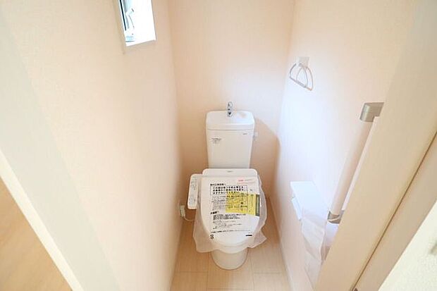 ◇トイレ◇　同仕様1階2階とも温水洗浄便座♪便座が暖かく、冬でも快適です♪