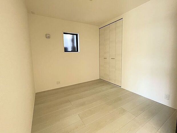 ◇洋室4.5帖◇キッズスペースや客間としても使えるLDK併設洋室!