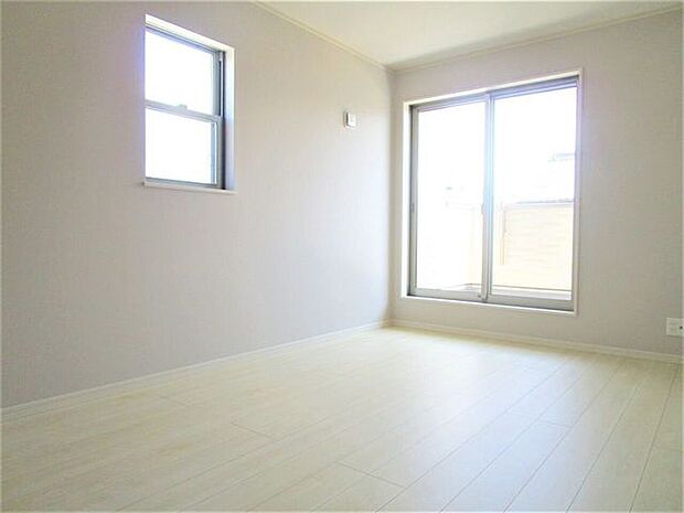 ◇洋室◇ 同仕様2面採光のお部屋は明るく風通しが良いです♪収納もしっかり出来ますよ!