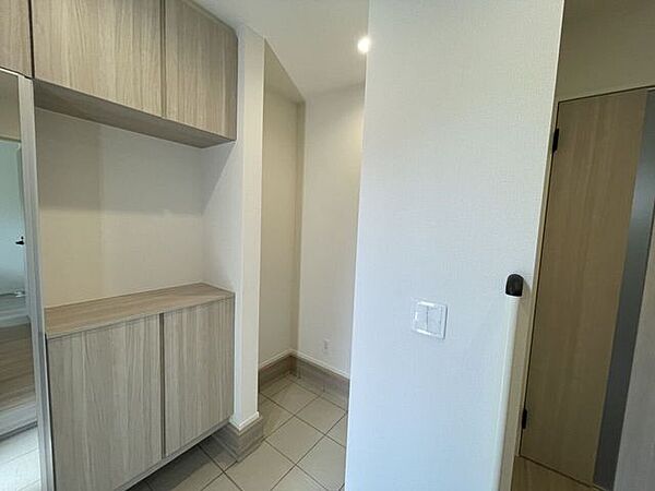 ◇土間収納◇ 土間収納には靴はもちろん、お部屋に入れたくないスポーツ用品や工具類など収納できます♪