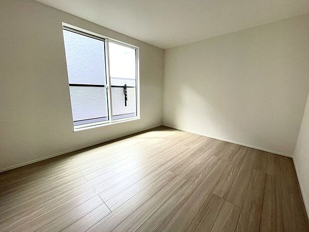 ◇洋室8.0帖◇ゆとりのある広さで家具の配置も楽しめます♪