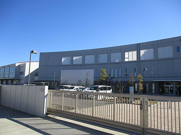 小牧市立味岡中学校 味岡中学校 700m