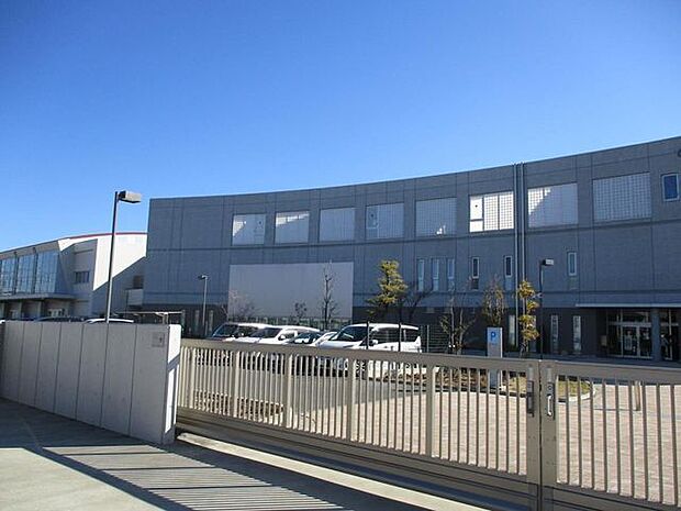 小牧市立味岡中学校 味岡中学校 700m