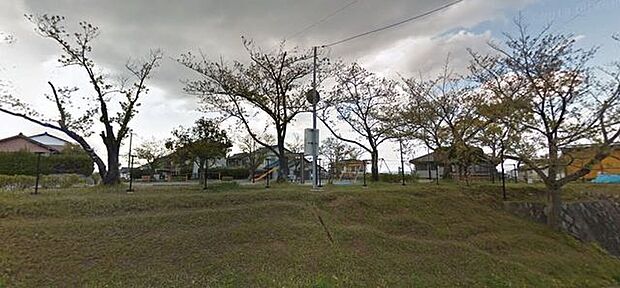 久保山東児童遊園 100m